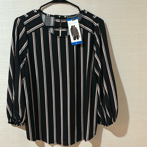 Women’s Blouse - Picture 1 of 2